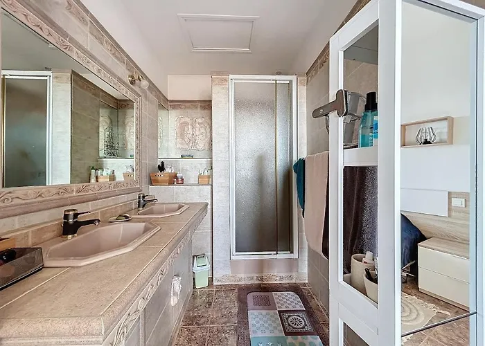 펜션 L'ajoncs - Maison 300m De La 플뢰리